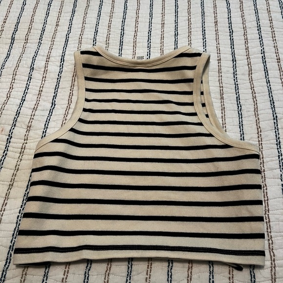 H&M Top - Picture 2 of 2